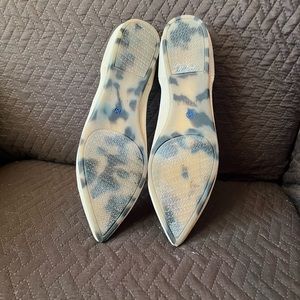 Comfortable pointed - toe shoes